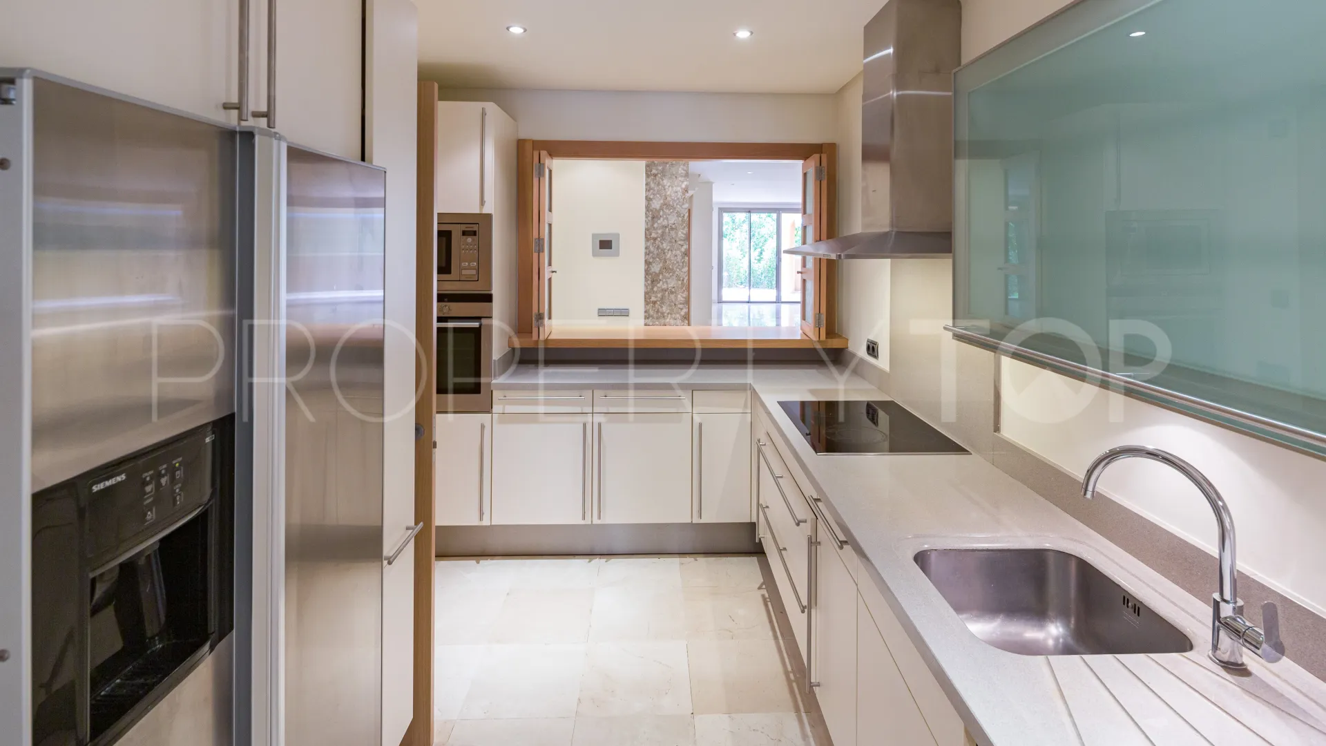 Ground floor apartment in Sierra Blanca for sale