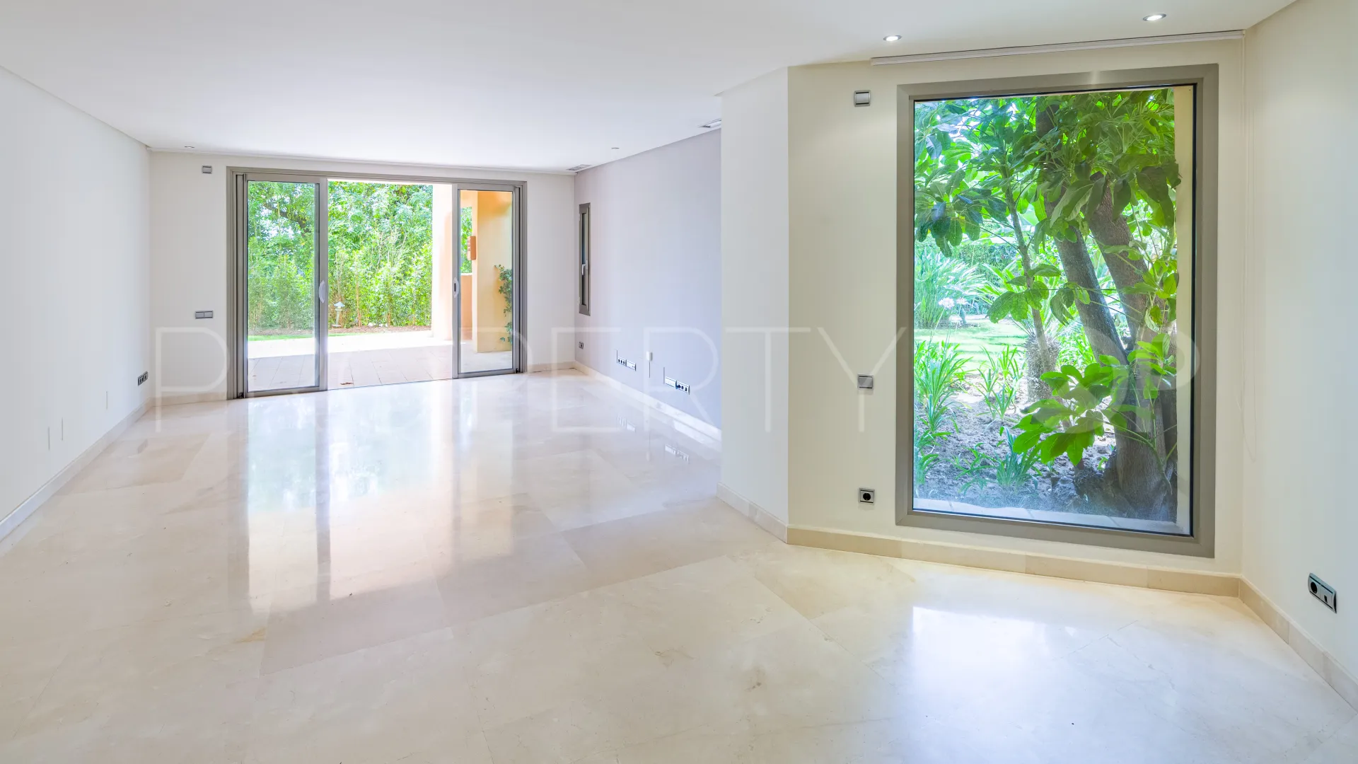 Ground floor apartment in Sierra Blanca for sale