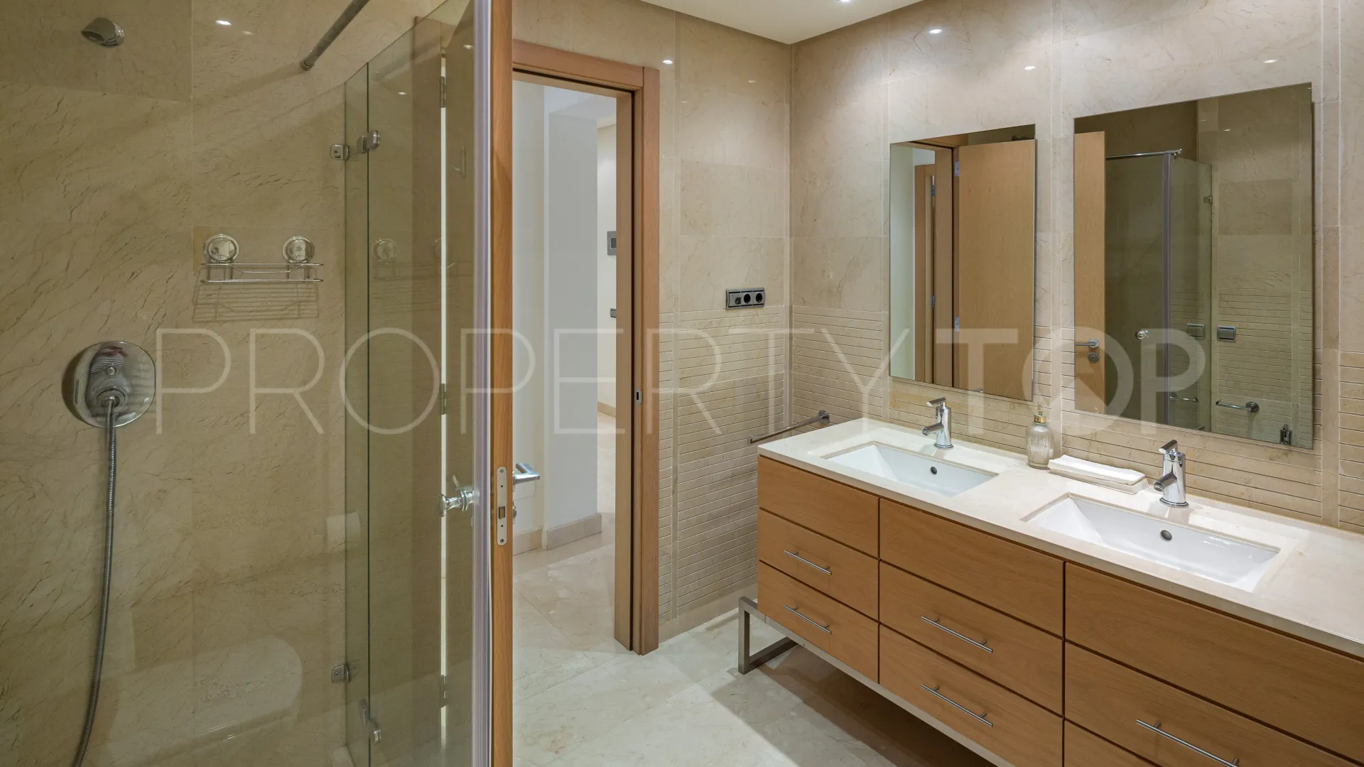 Ground floor apartment in Sierra Blanca for sale