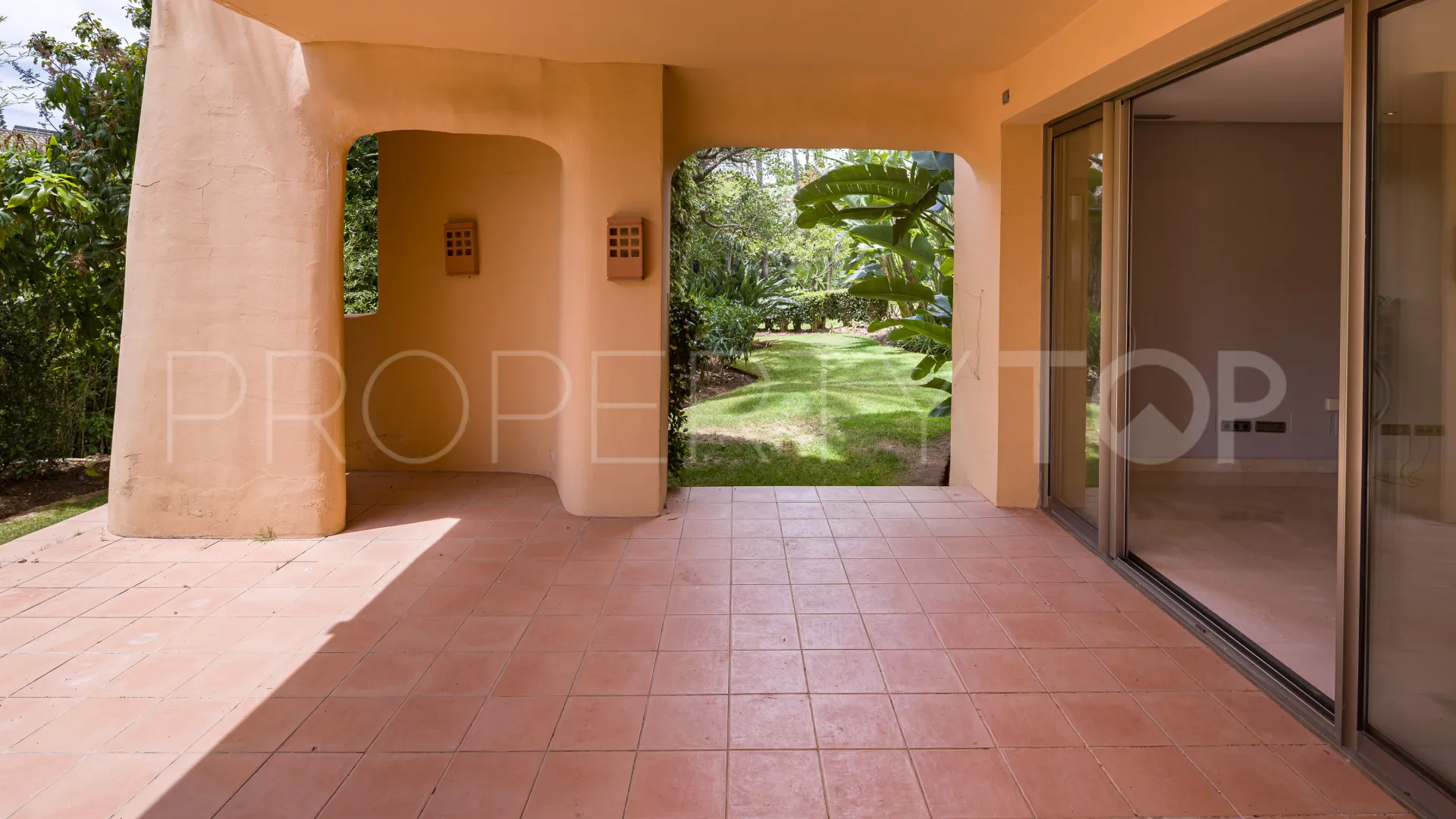 Ground floor apartment in Sierra Blanca for sale