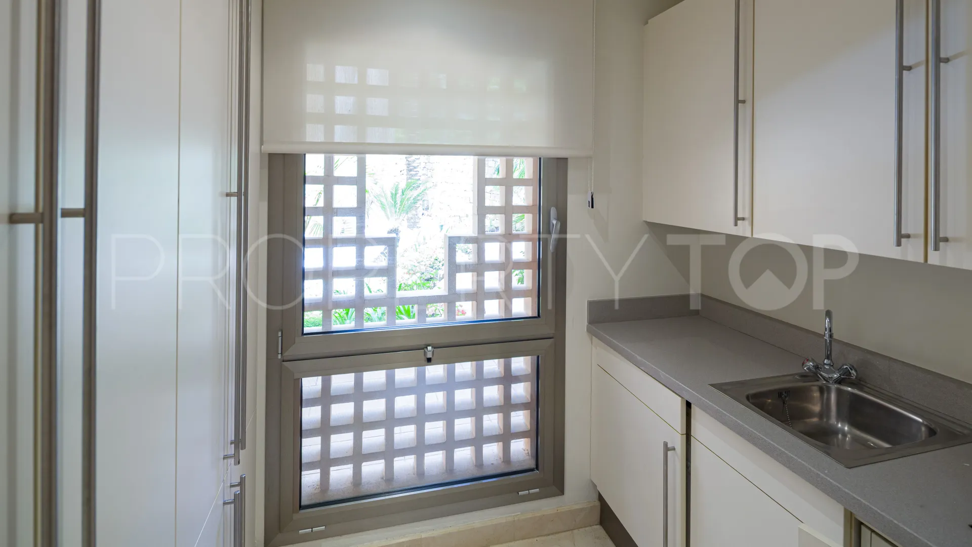 Ground floor apartment in Sierra Blanca for sale