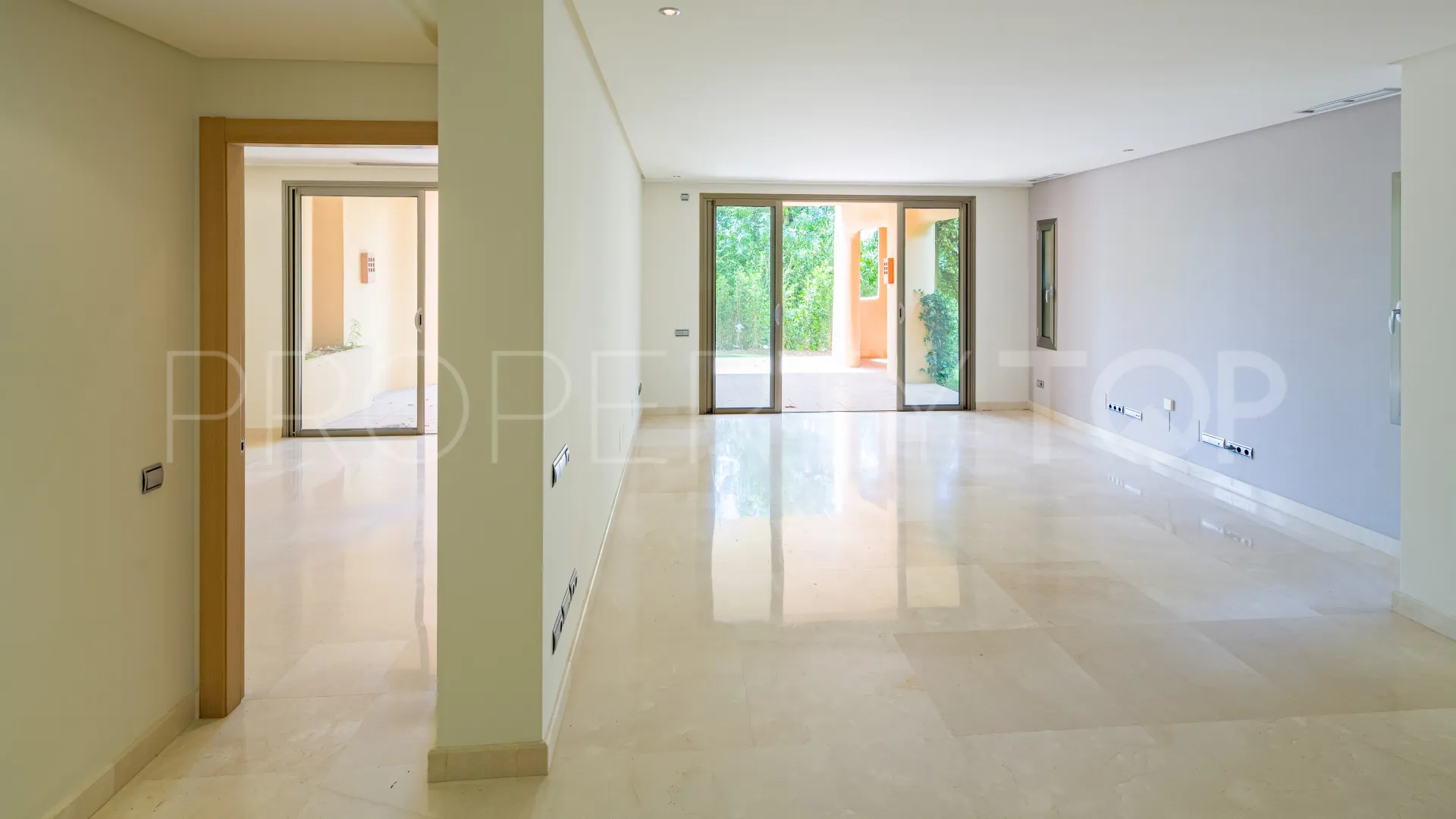 Ground floor apartment in Sierra Blanca for sale