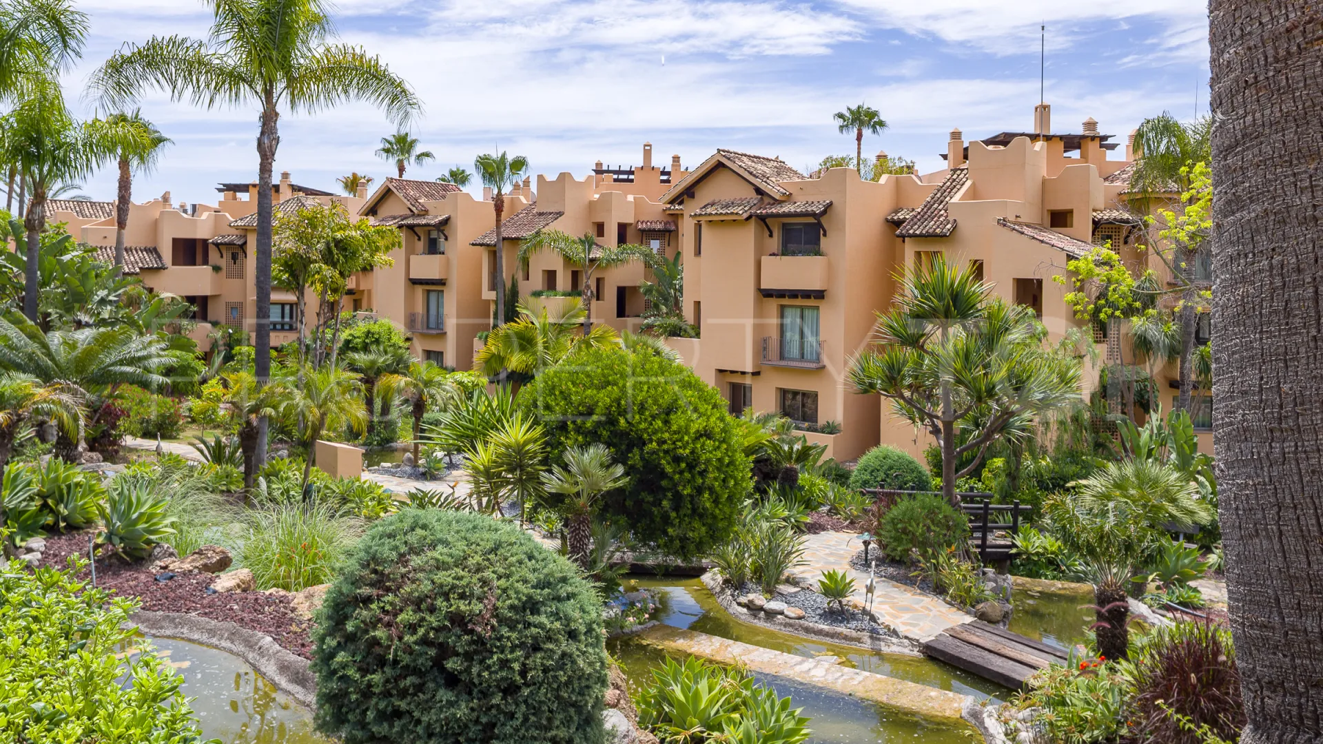 Ground floor apartment in Sierra Blanca for sale