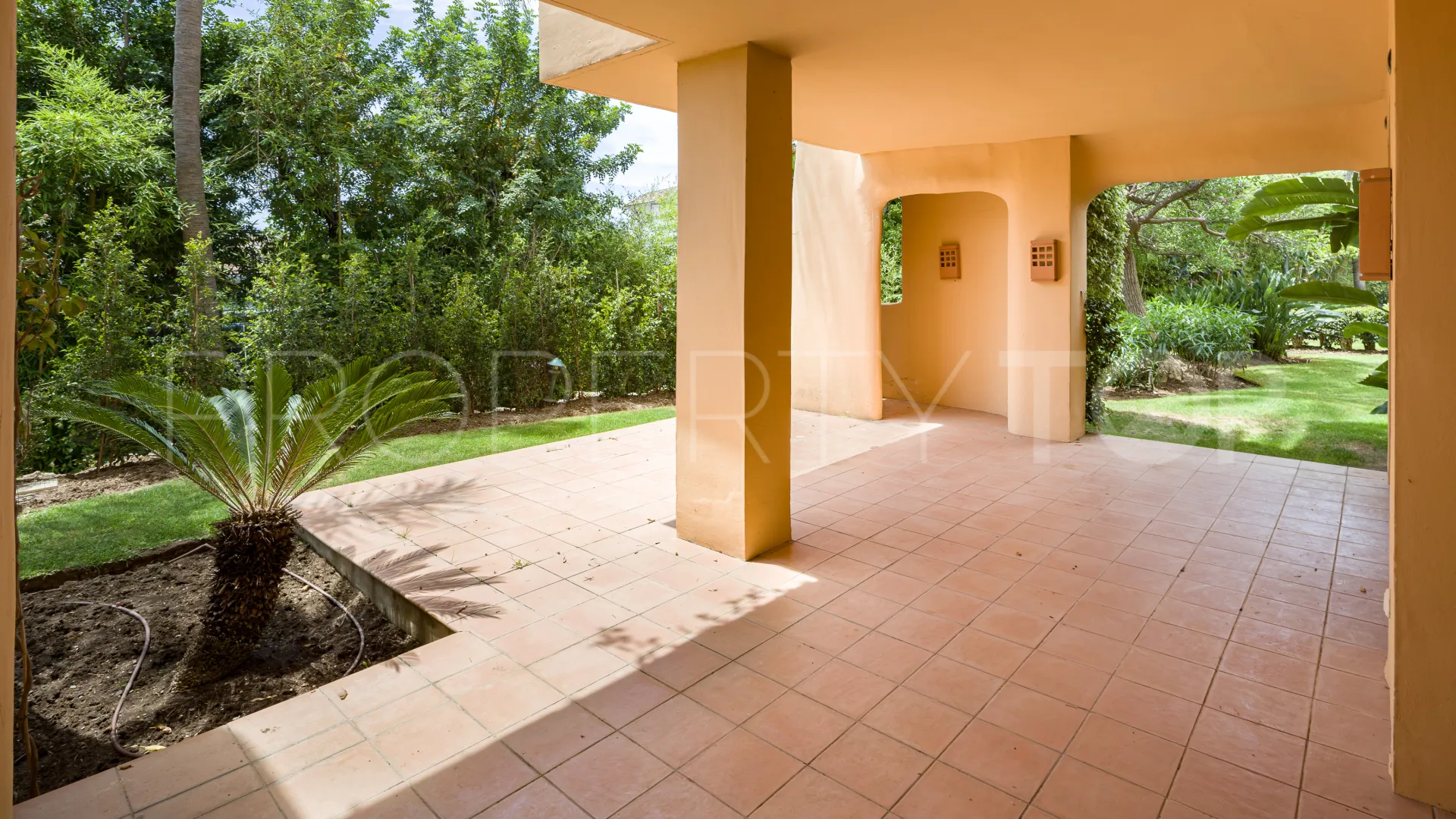 Ground floor apartment in Sierra Blanca for sale