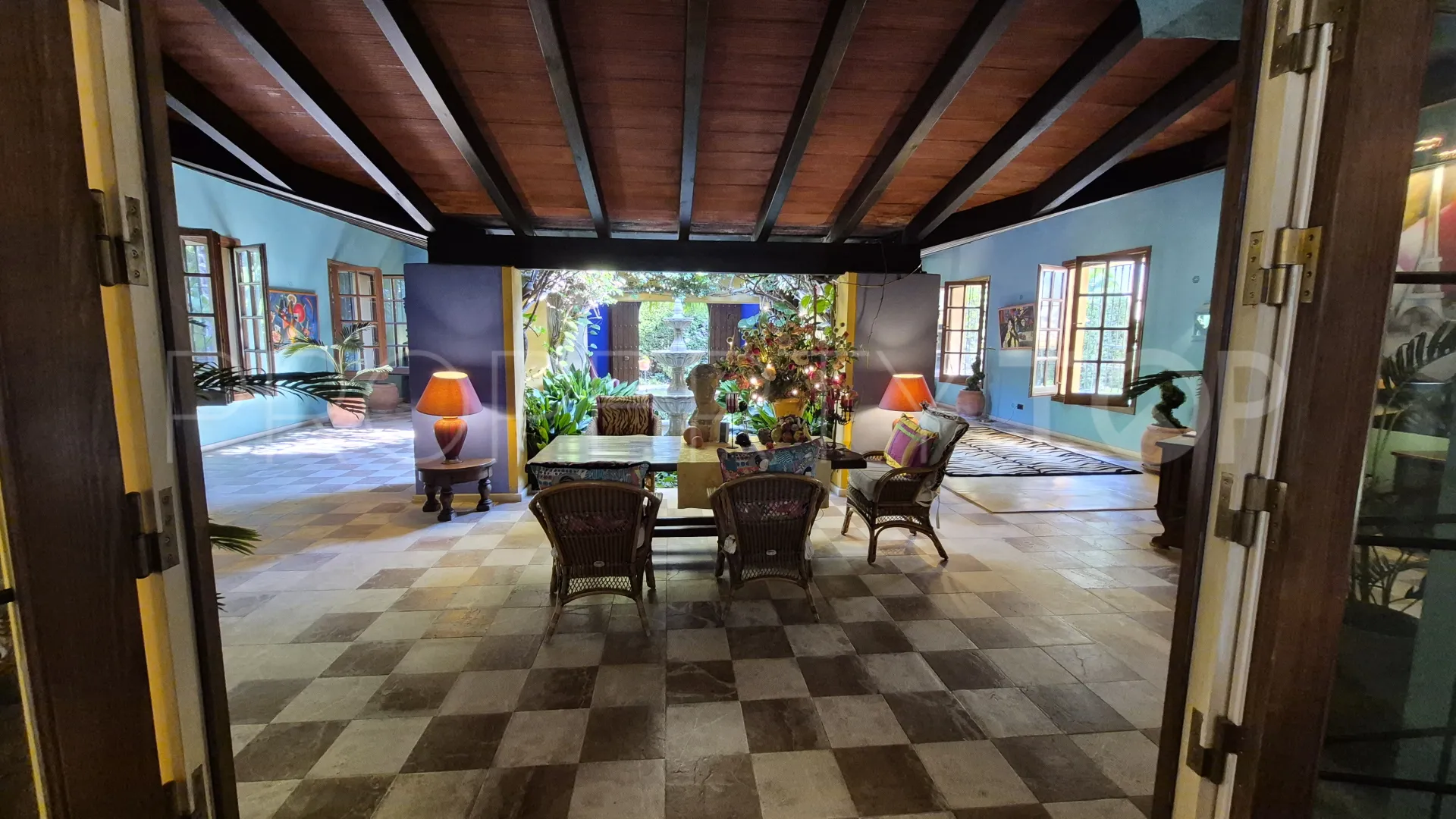 For sale villa in Guadalmina Baja with 3 bedrooms