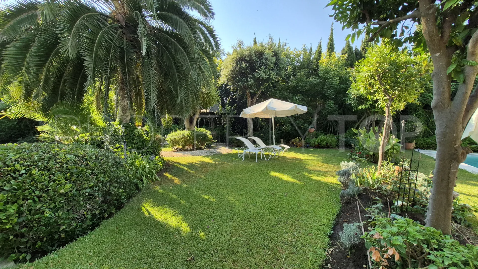 For sale villa in Guadalmina Baja with 3 bedrooms