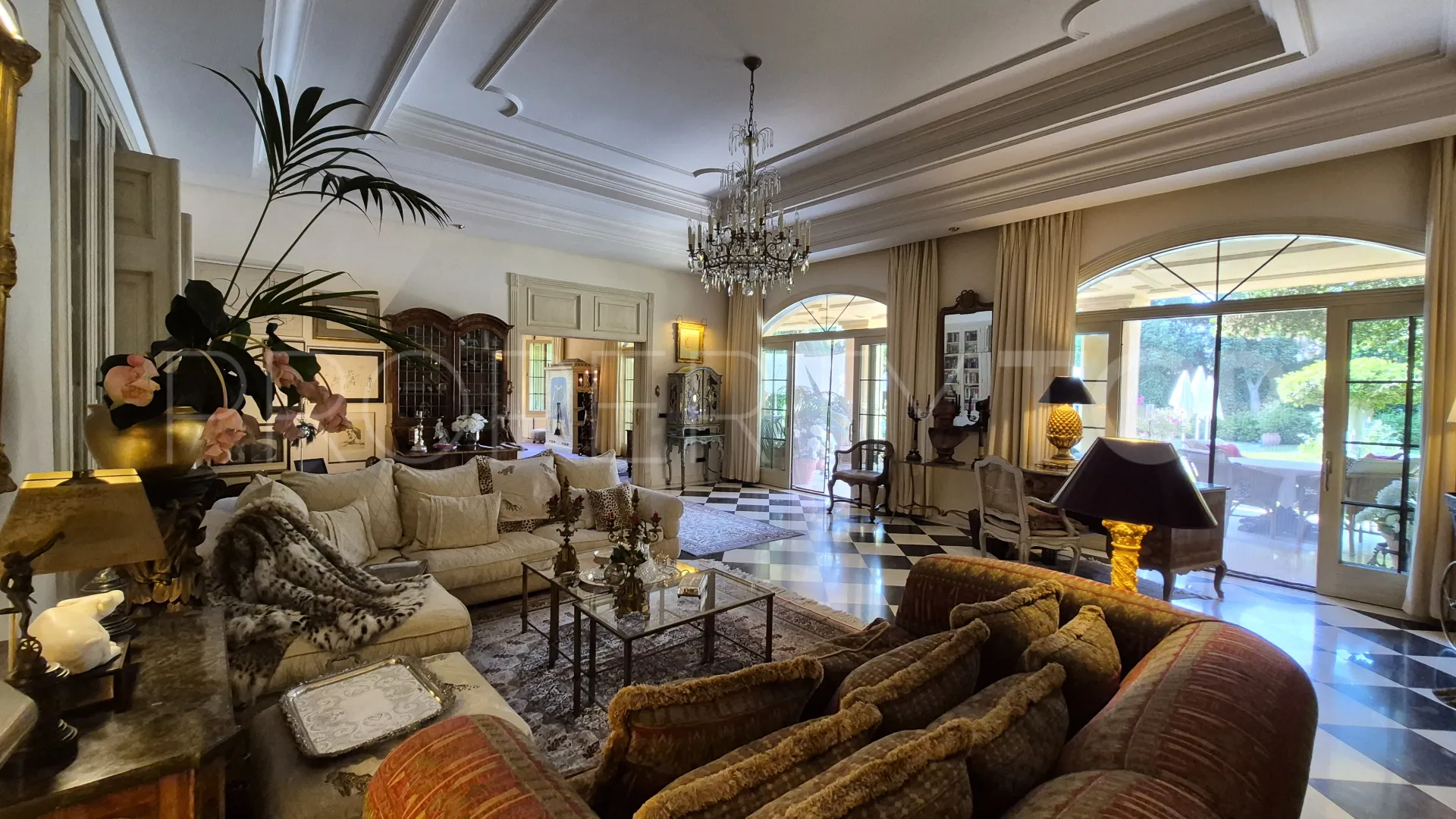For sale villa in Guadalmina Baja with 3 bedrooms