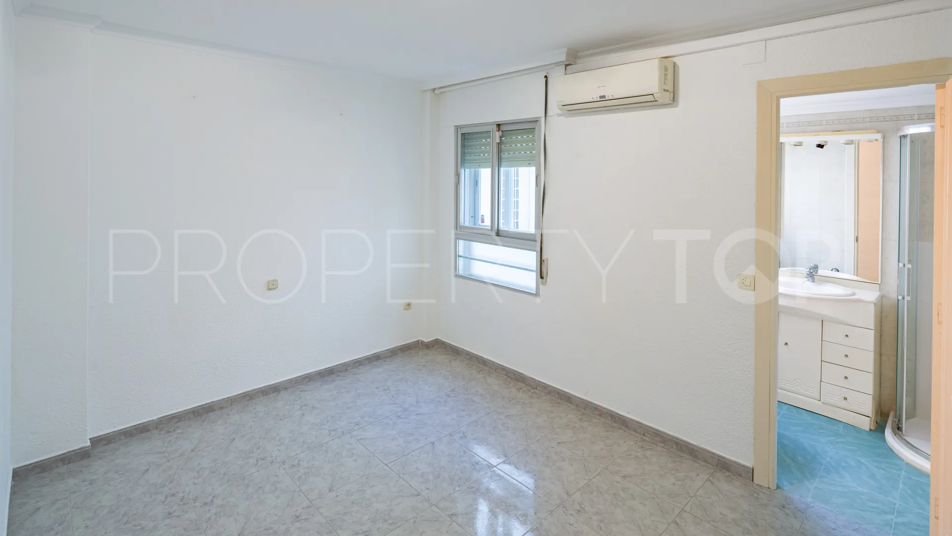 Comprar apartamento con 3 dormitorios en Playa de la Fontanilla