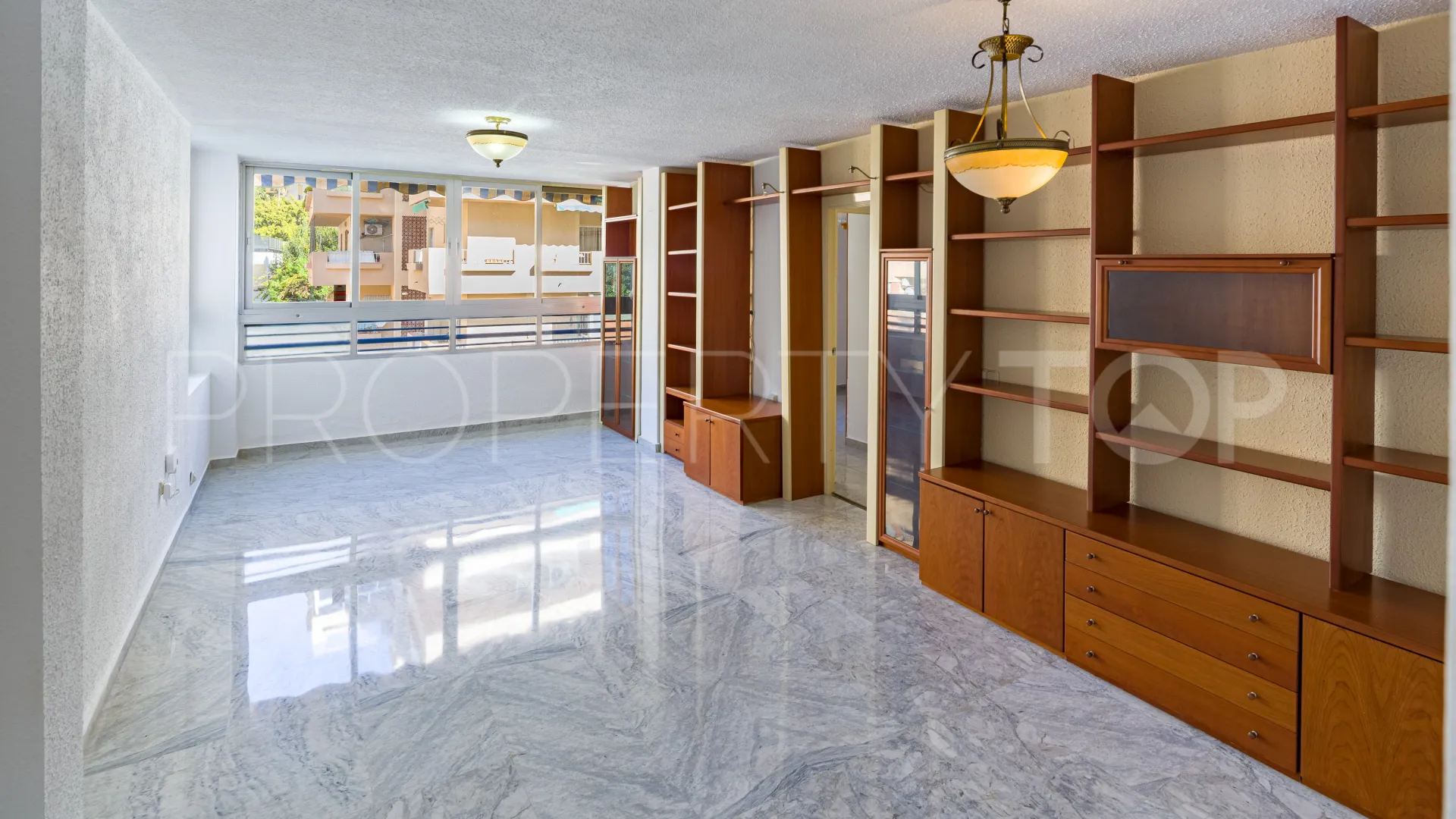 Comprar apartamento con 3 dormitorios en Playa de la Fontanilla