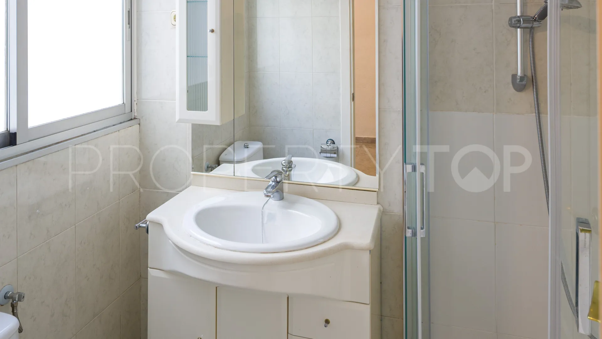 Comprar apartamento con 3 dormitorios en Playa de la Fontanilla
