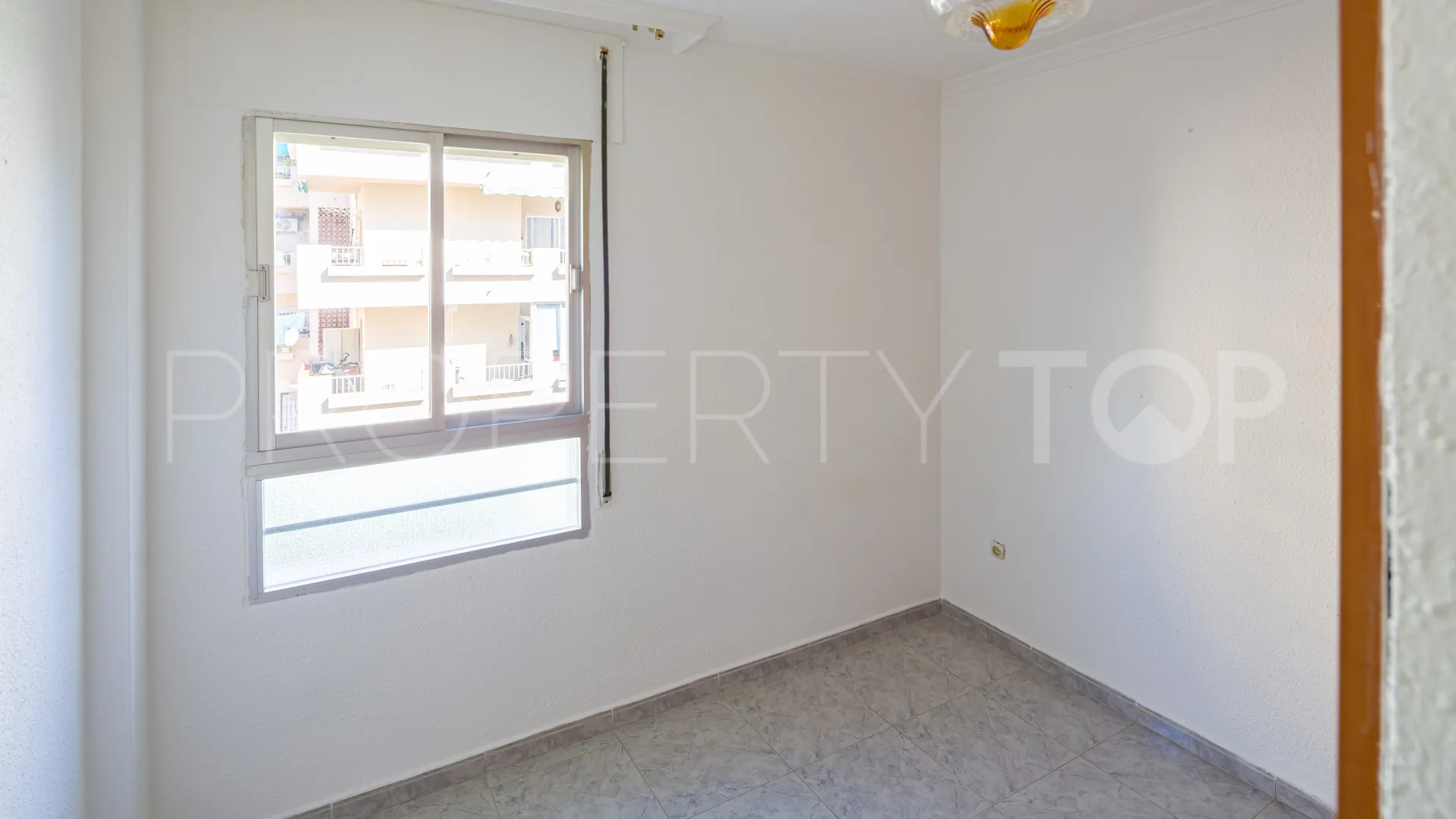 Comprar apartamento con 3 dormitorios en Playa de la Fontanilla