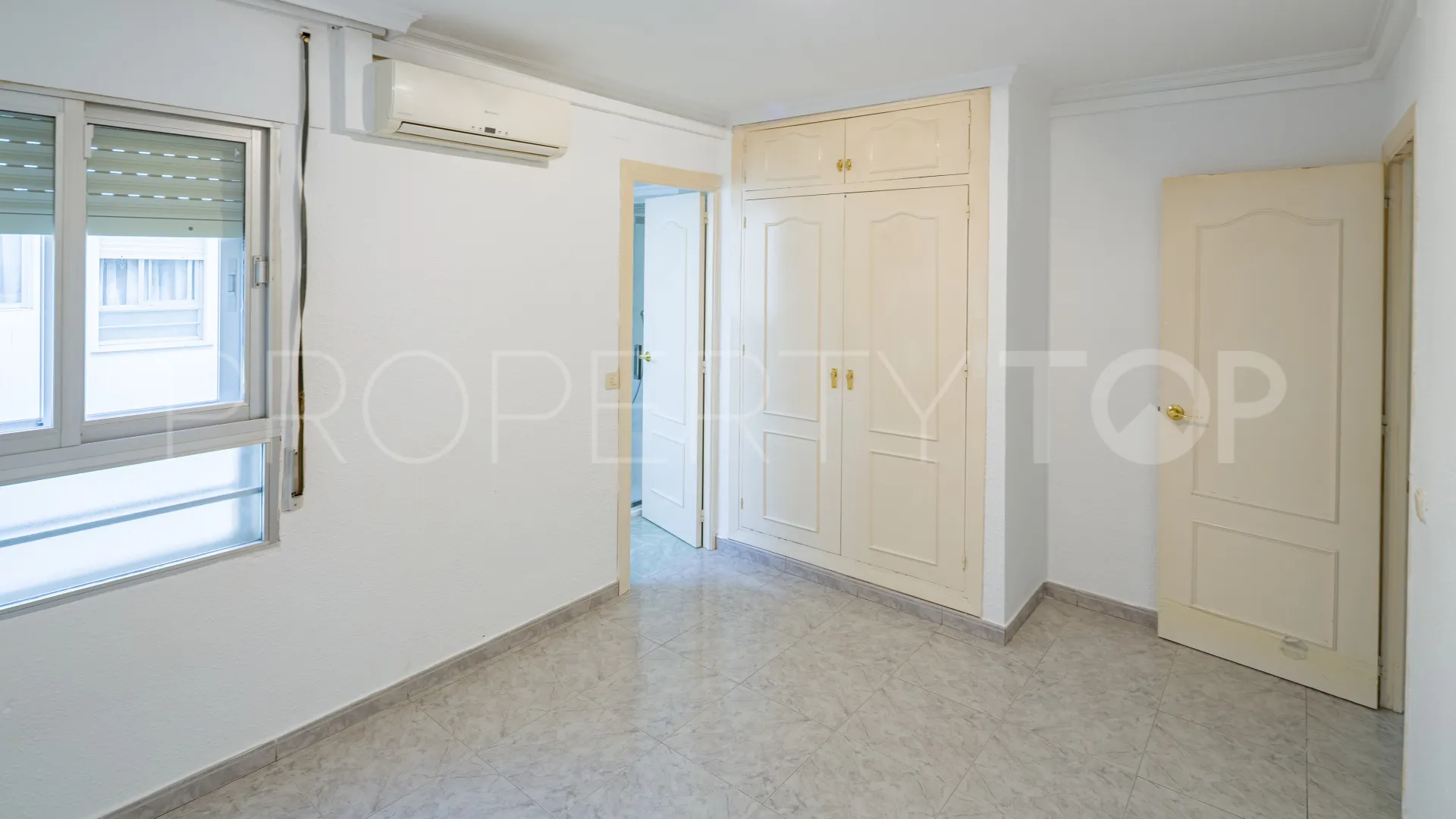 Comprar apartamento con 3 dormitorios en Playa de la Fontanilla