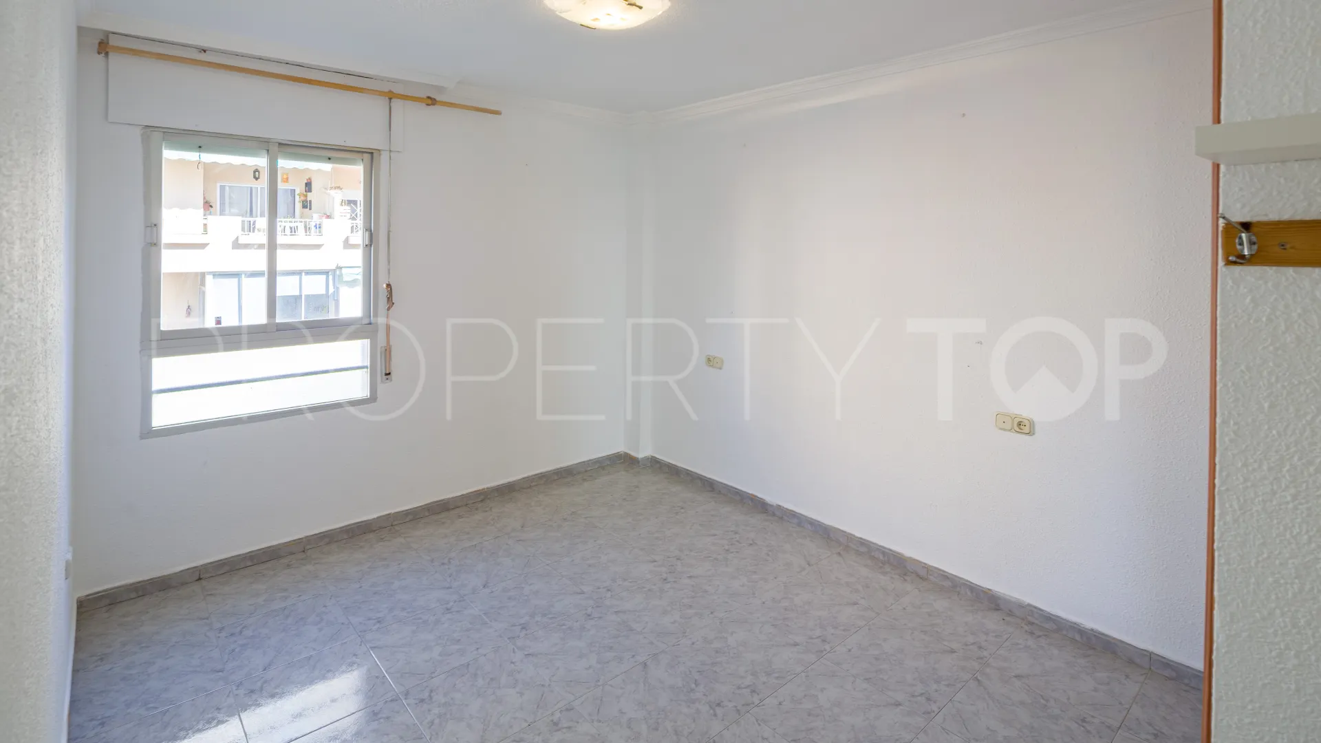 Comprar apartamento con 3 dormitorios en Playa de la Fontanilla