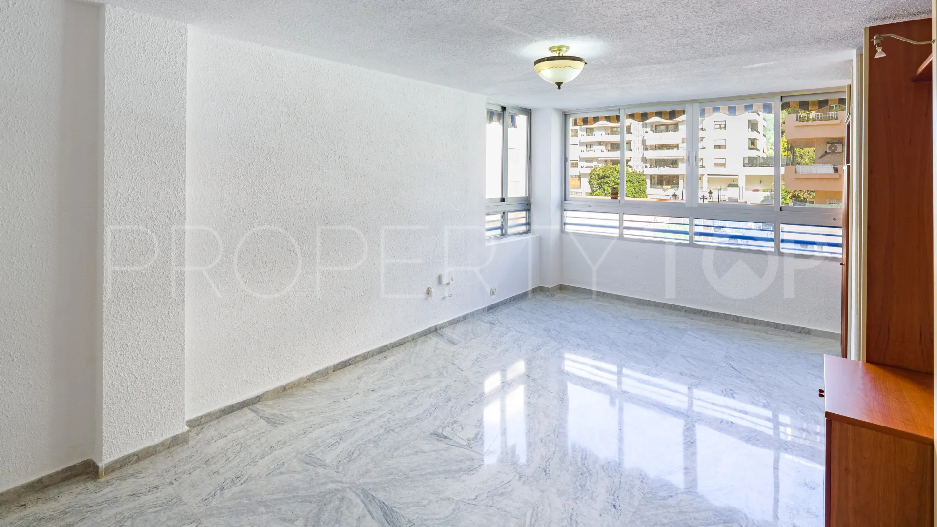 Comprar apartamento con 3 dormitorios en Playa de la Fontanilla