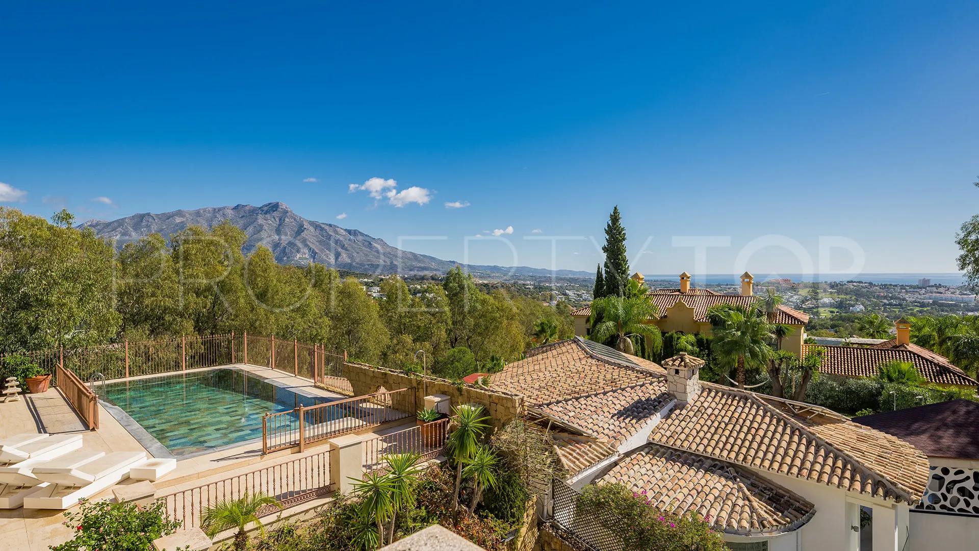 For sale El Herrojo villa