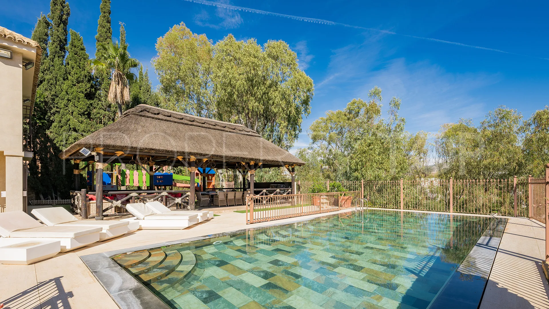 For sale El Herrojo villa