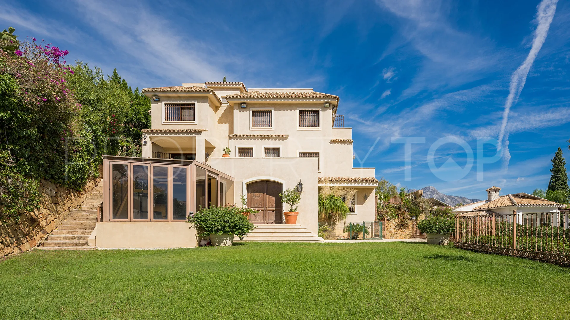 For sale El Herrojo villa