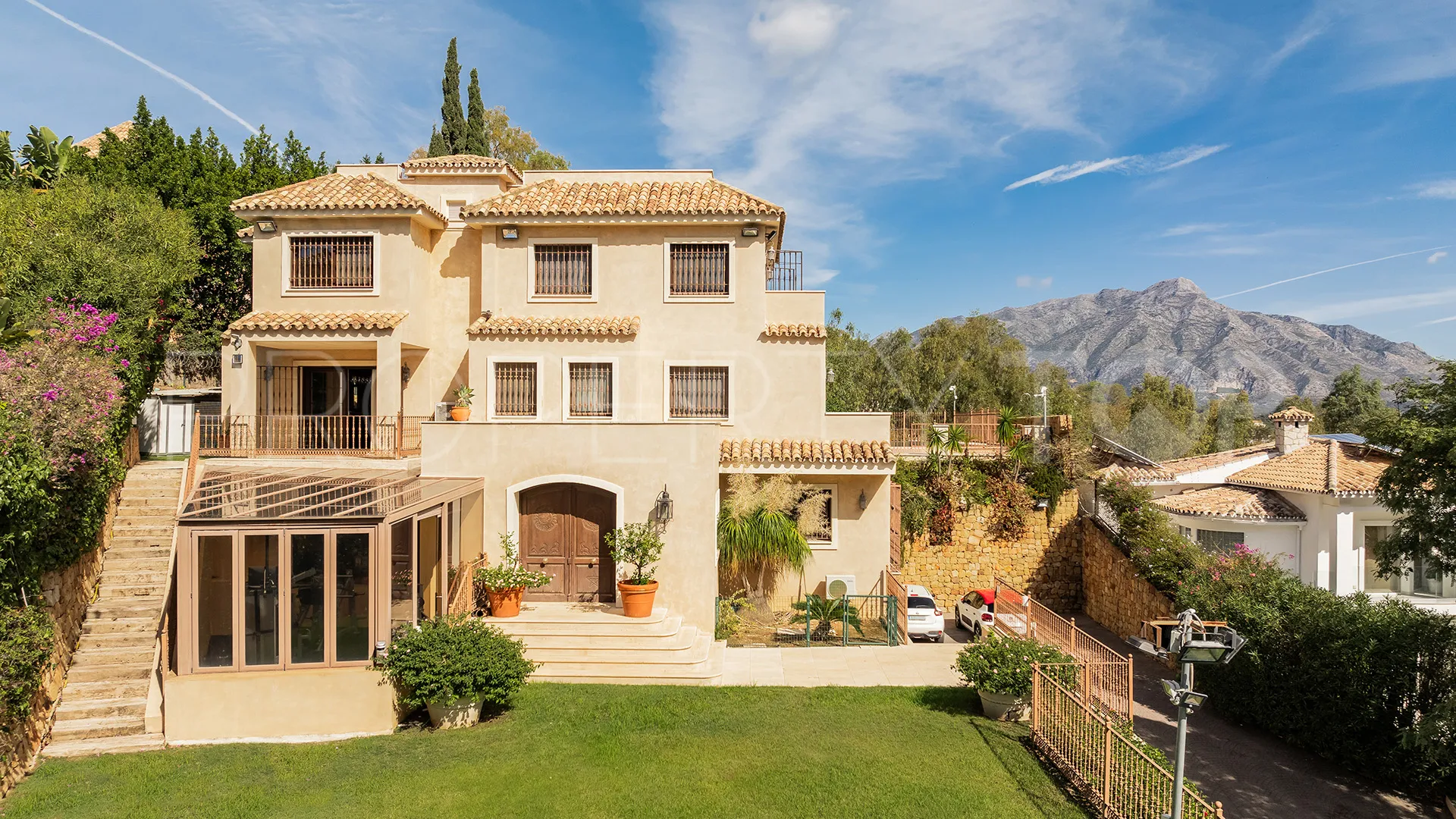 For sale El Herrojo villa