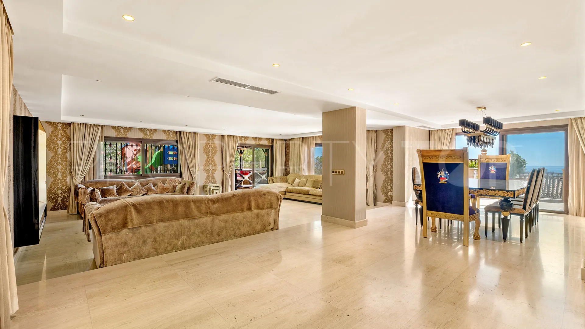 For sale El Herrojo villa