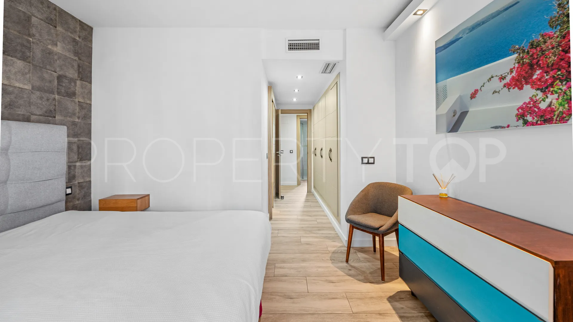 Comprar apartamento planta baja en Los Naranjos de Marbella