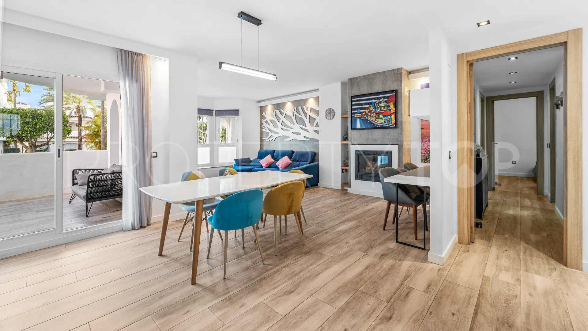 Comprar apartamento planta baja en Los Naranjos de Marbella