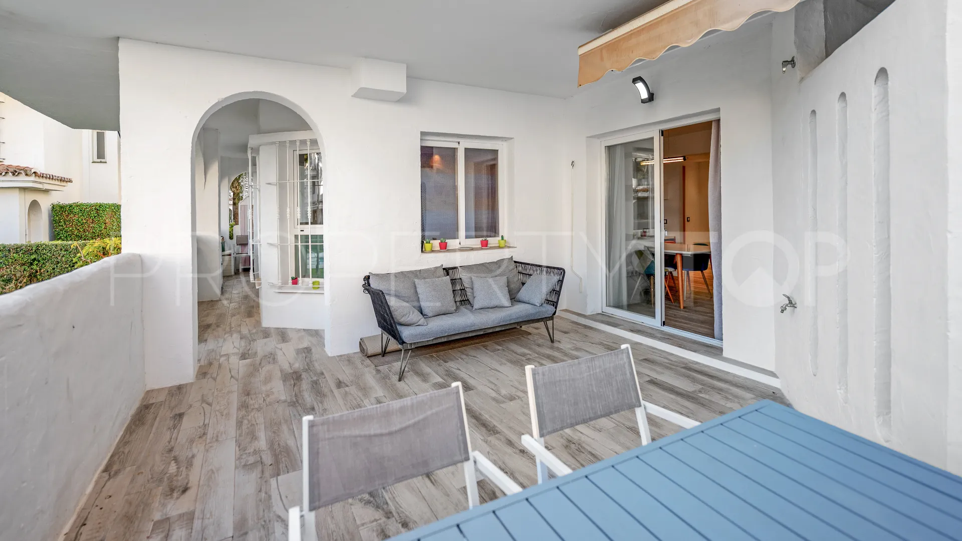 Comprar apartamento planta baja en Los Naranjos de Marbella
