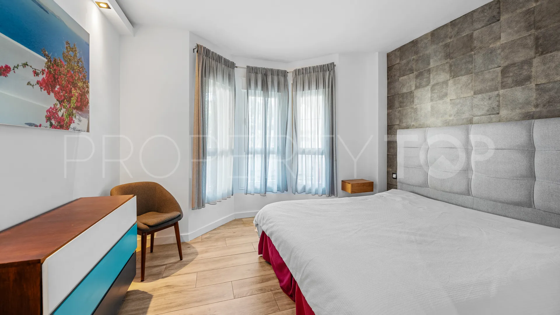 Comprar apartamento planta baja en Los Naranjos de Marbella
