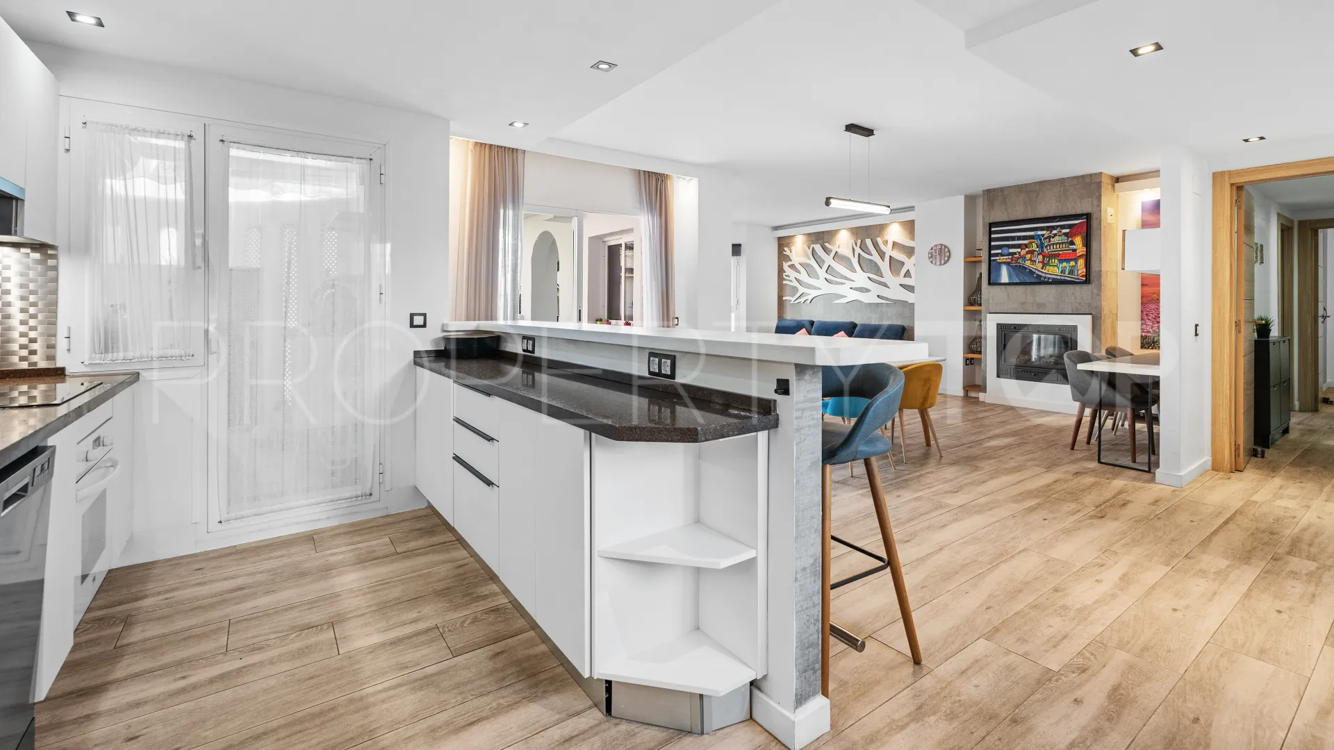 Comprar apartamento planta baja en Los Naranjos de Marbella