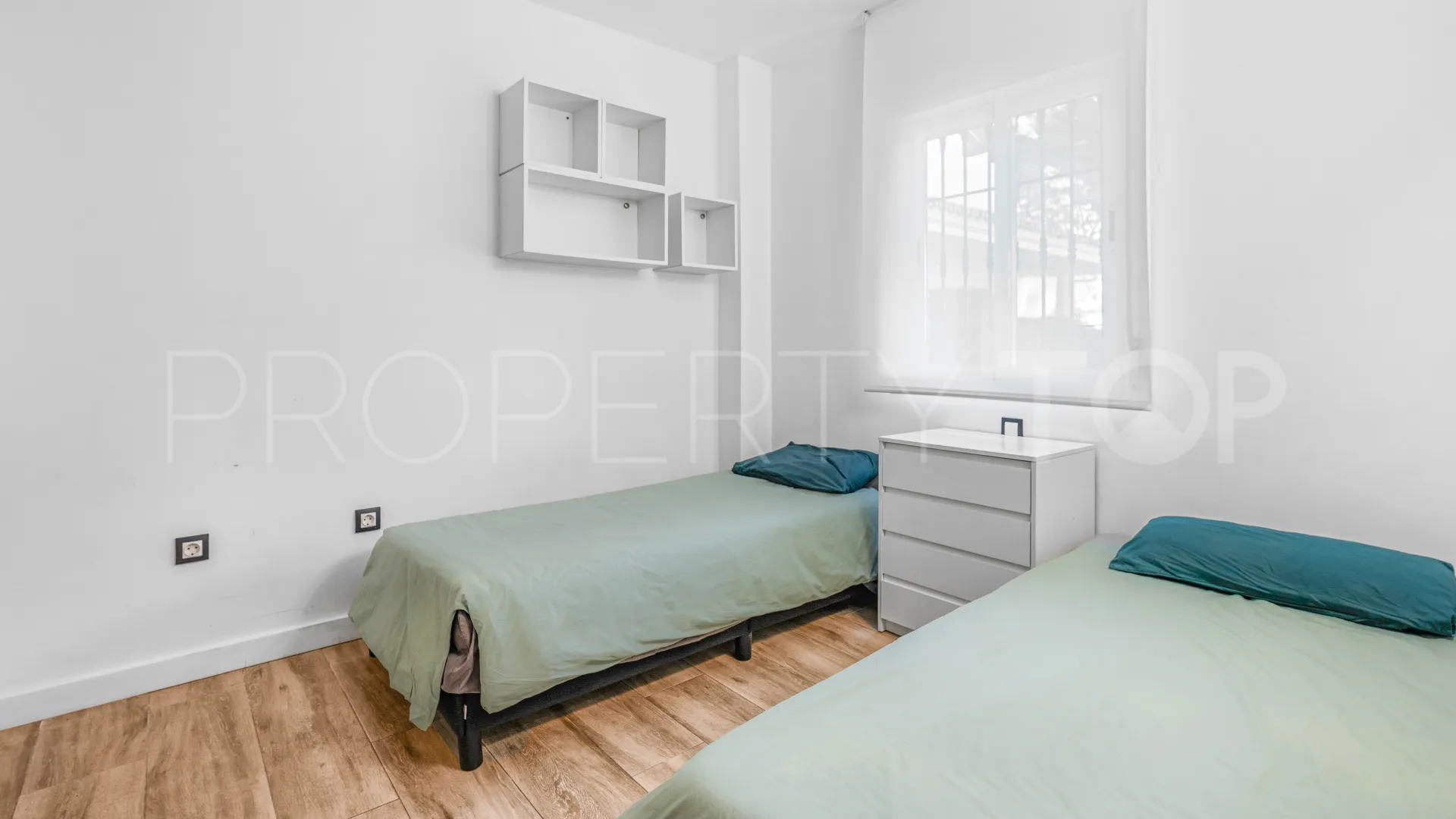Comprar apartamento planta baja en Los Naranjos de Marbella