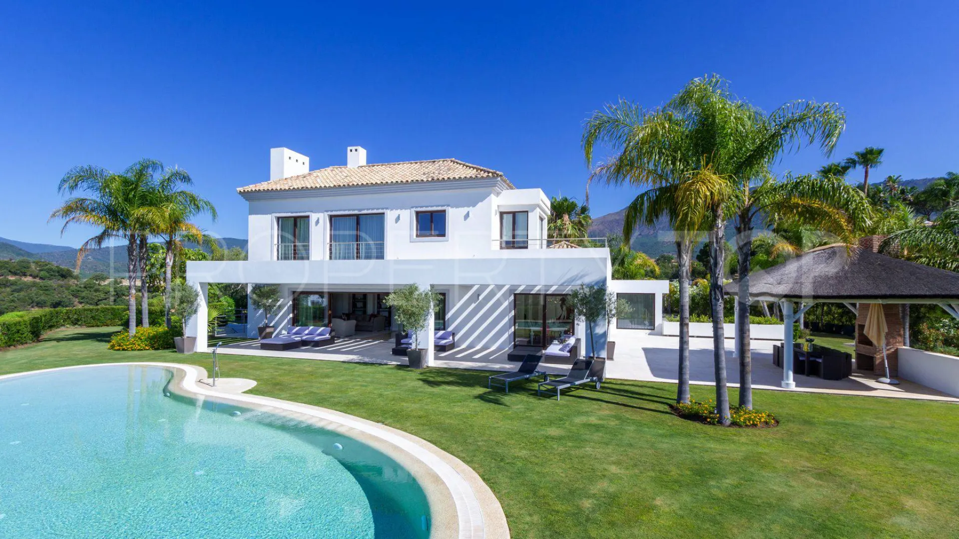 Buy villa with 5 bedrooms in La Zagaleta