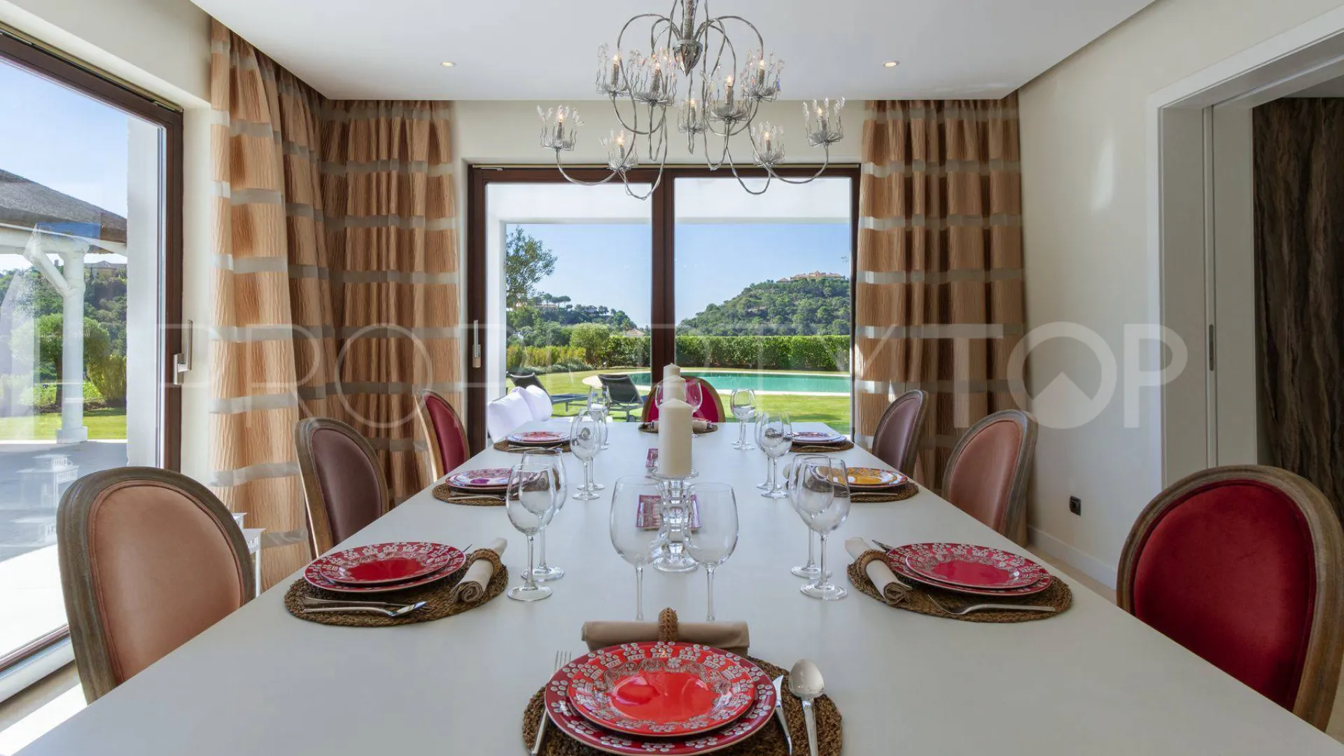 Buy villa with 5 bedrooms in La Zagaleta