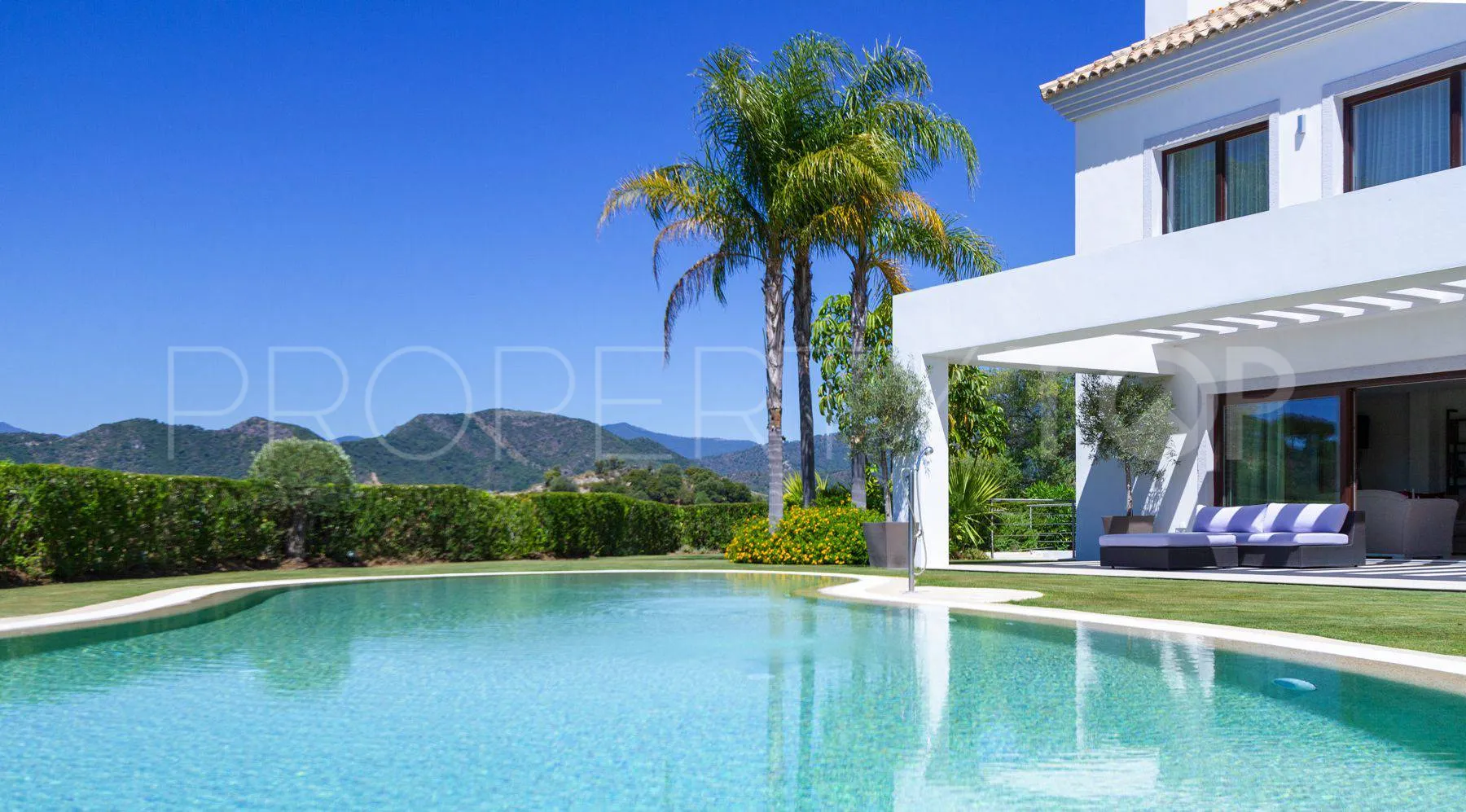 Buy villa with 5 bedrooms in La Zagaleta