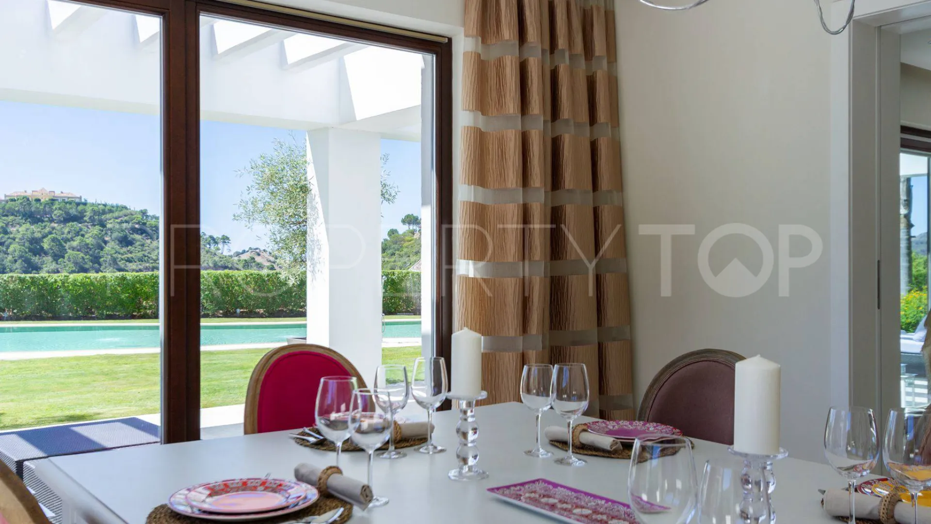 Buy villa with 5 bedrooms in La Zagaleta
