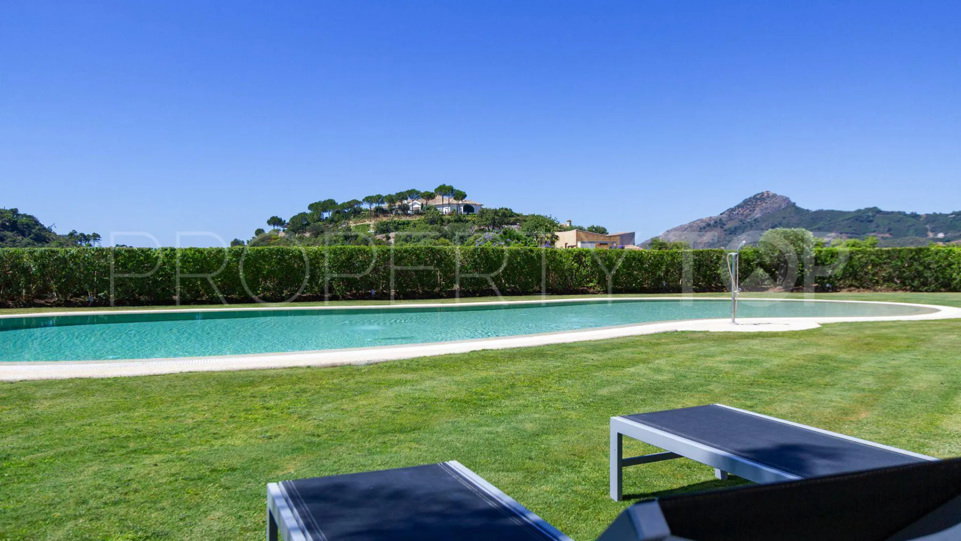 Buy villa with 5 bedrooms in La Zagaleta