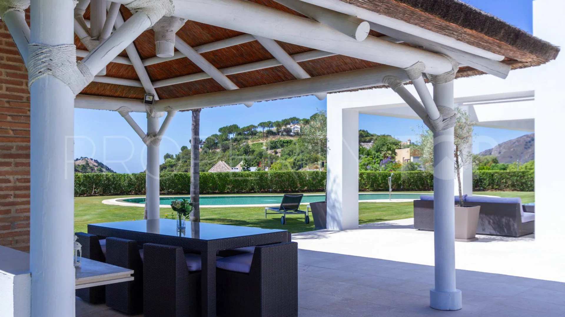 Buy villa with 5 bedrooms in La Zagaleta