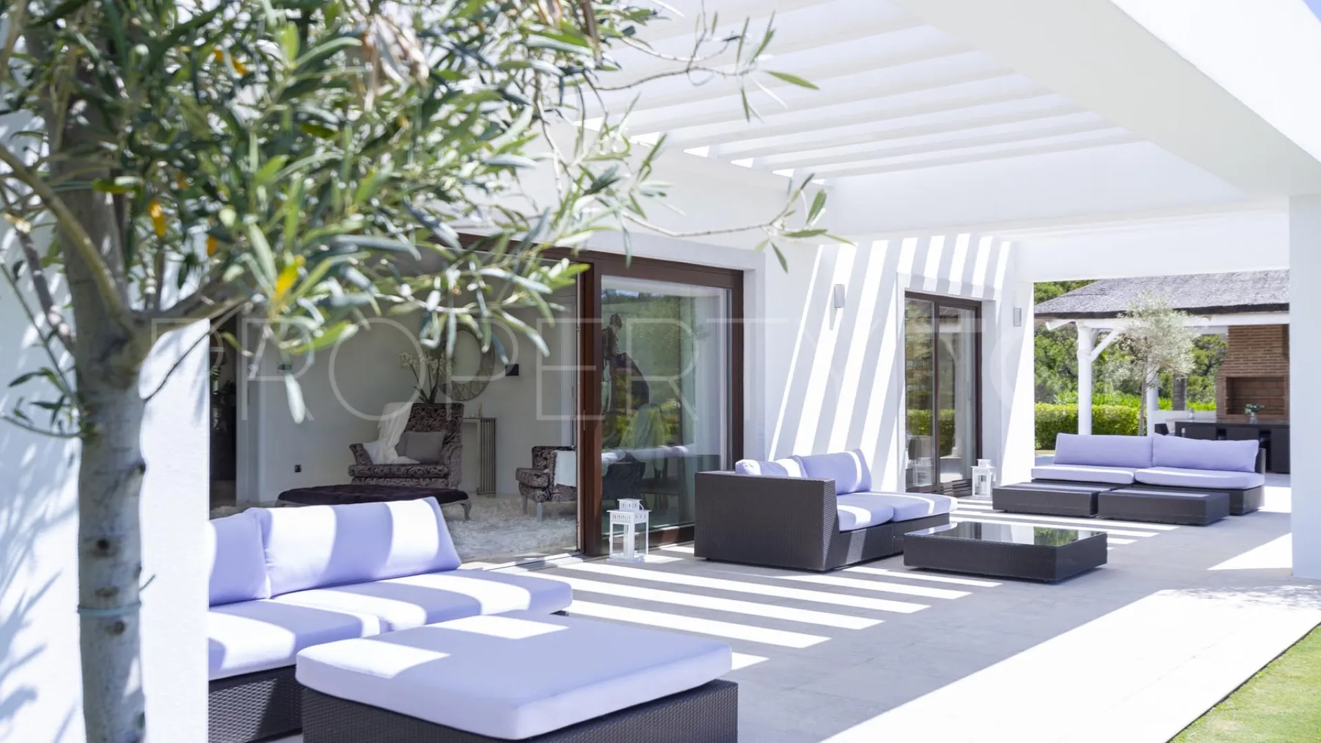 Buy villa with 5 bedrooms in La Zagaleta