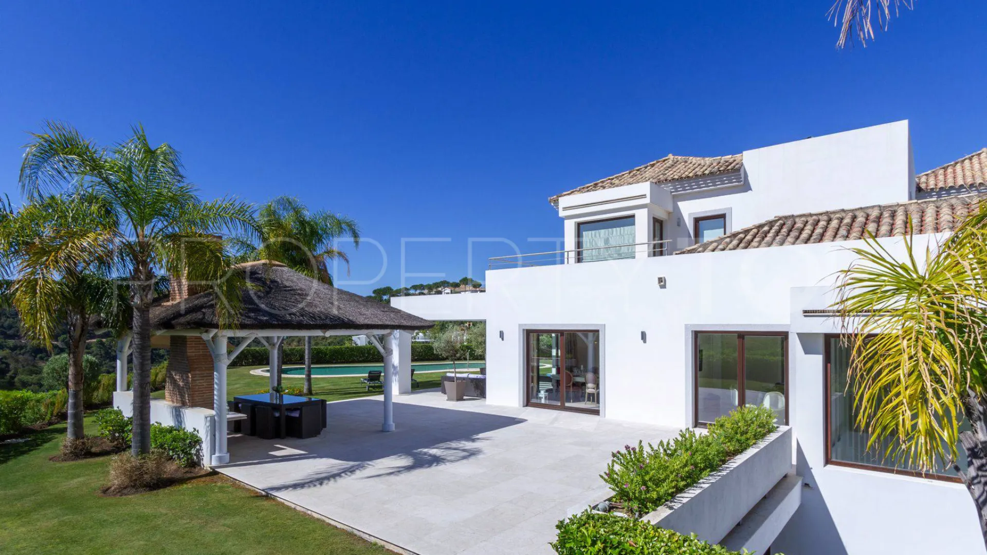 Buy villa with 5 bedrooms in La Zagaleta