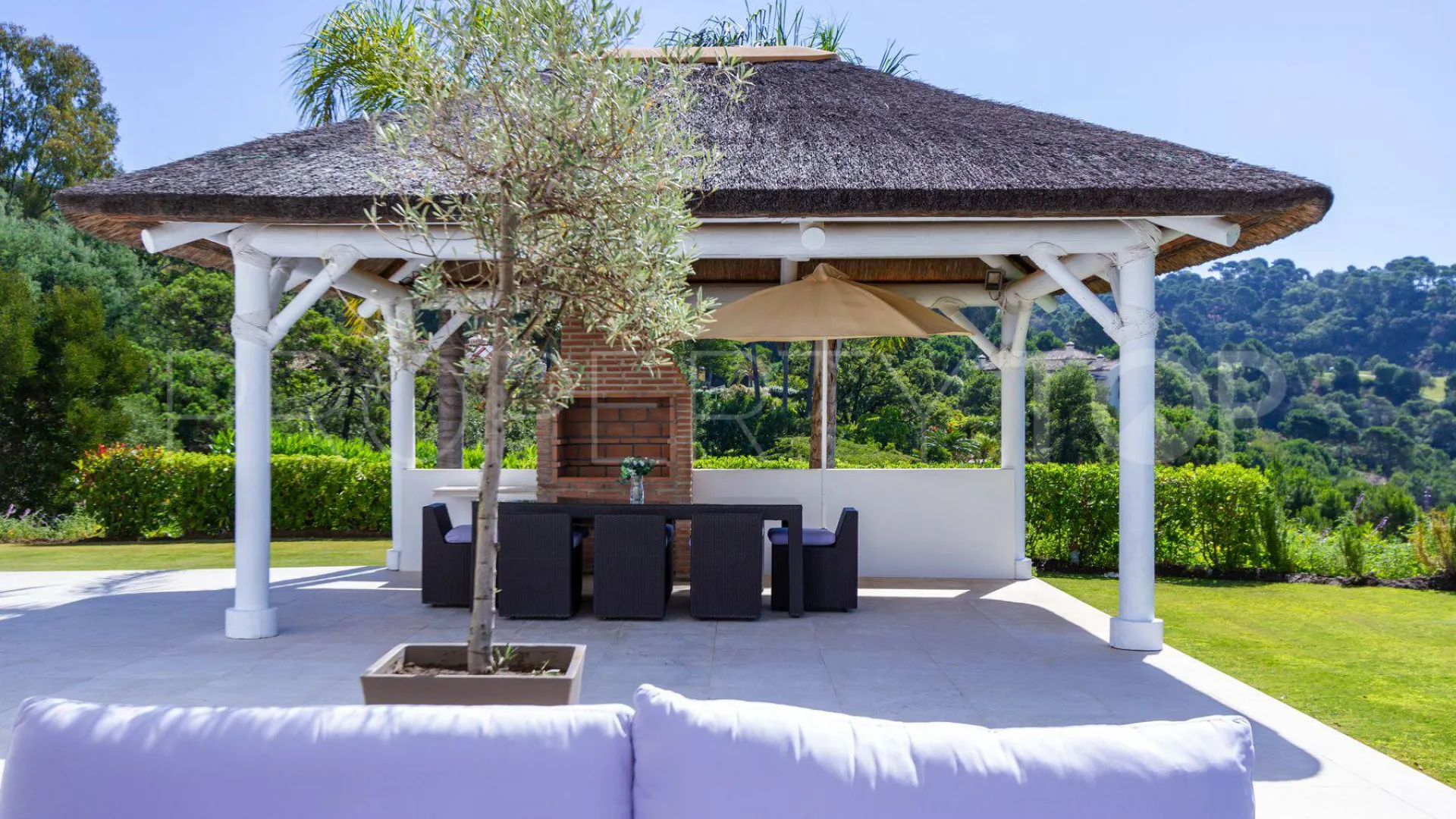 Buy villa with 5 bedrooms in La Zagaleta