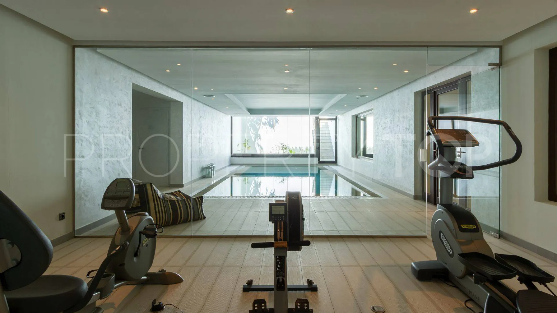 Buy villa with 5 bedrooms in La Zagaleta