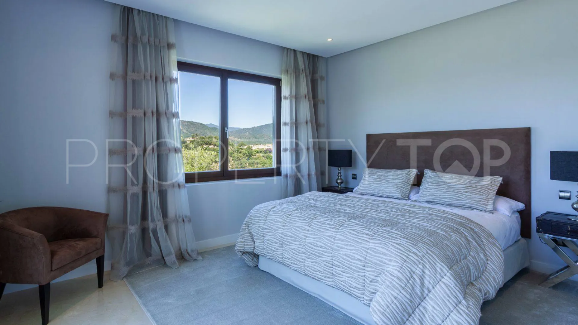 Buy villa with 5 bedrooms in La Zagaleta