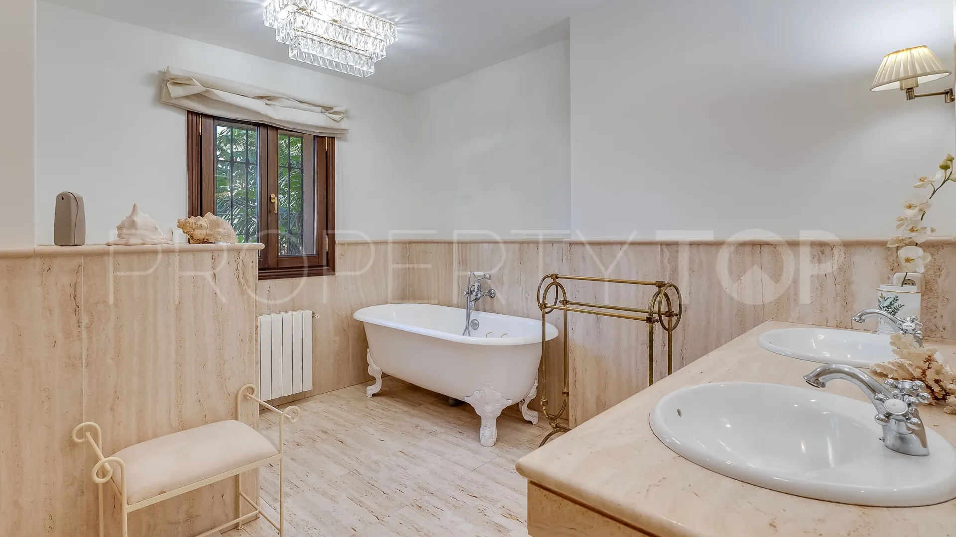 Se vende villa en Marbesa de 5 dormitorios