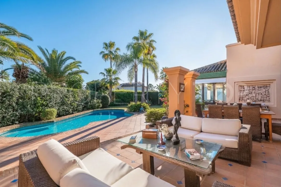 Se vende villa en Marbesa de 5 dormitorios