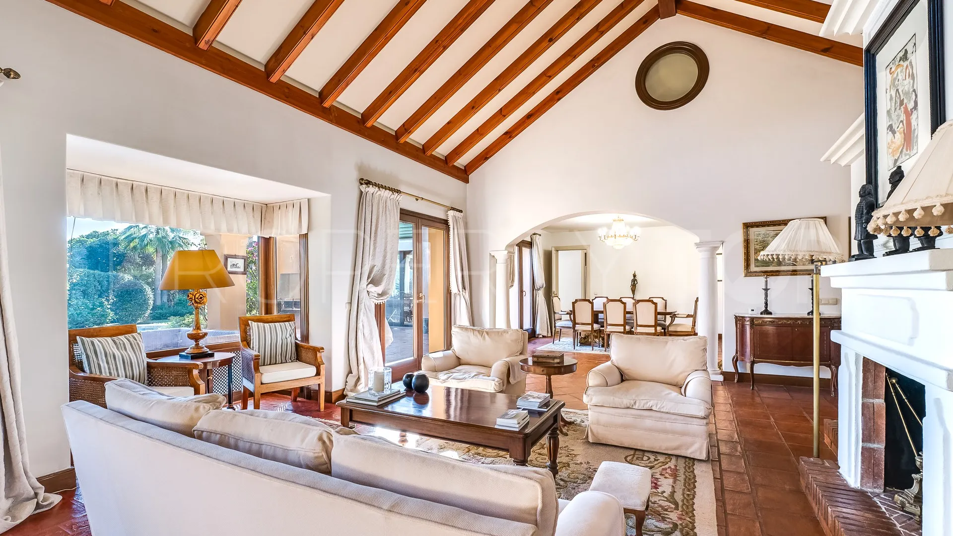 Se vende villa en Marbesa de 5 dormitorios