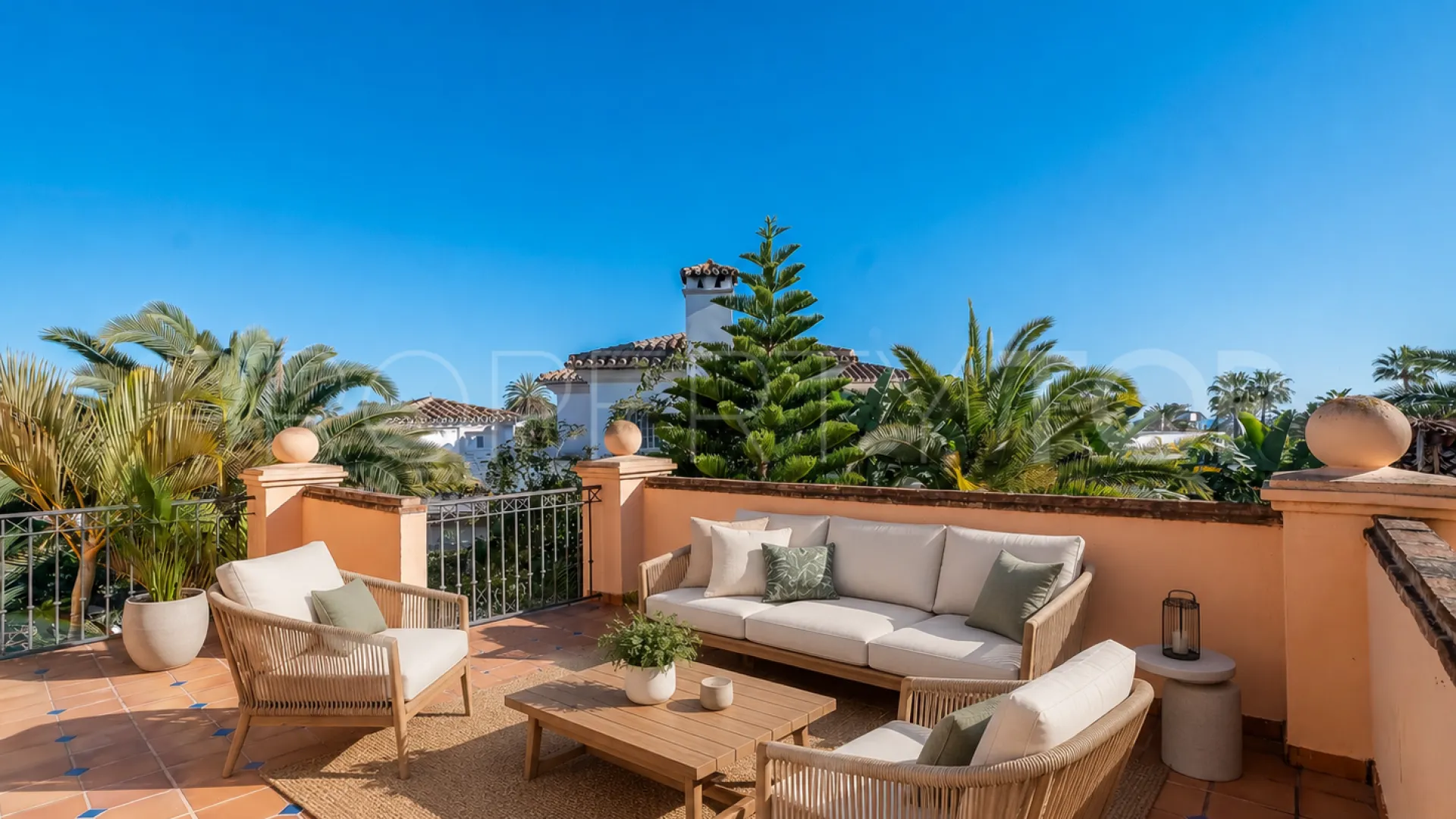 Se vende villa en Marbesa de 5 dormitorios