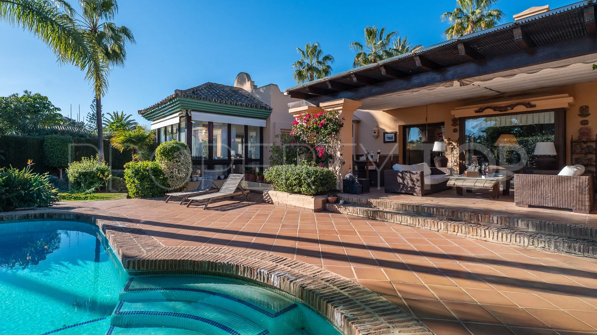 Se vende villa en Marbesa de 5 dormitorios