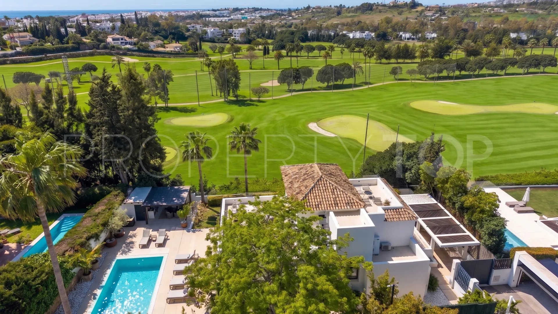 For sale villa in Los Naranjos Golf