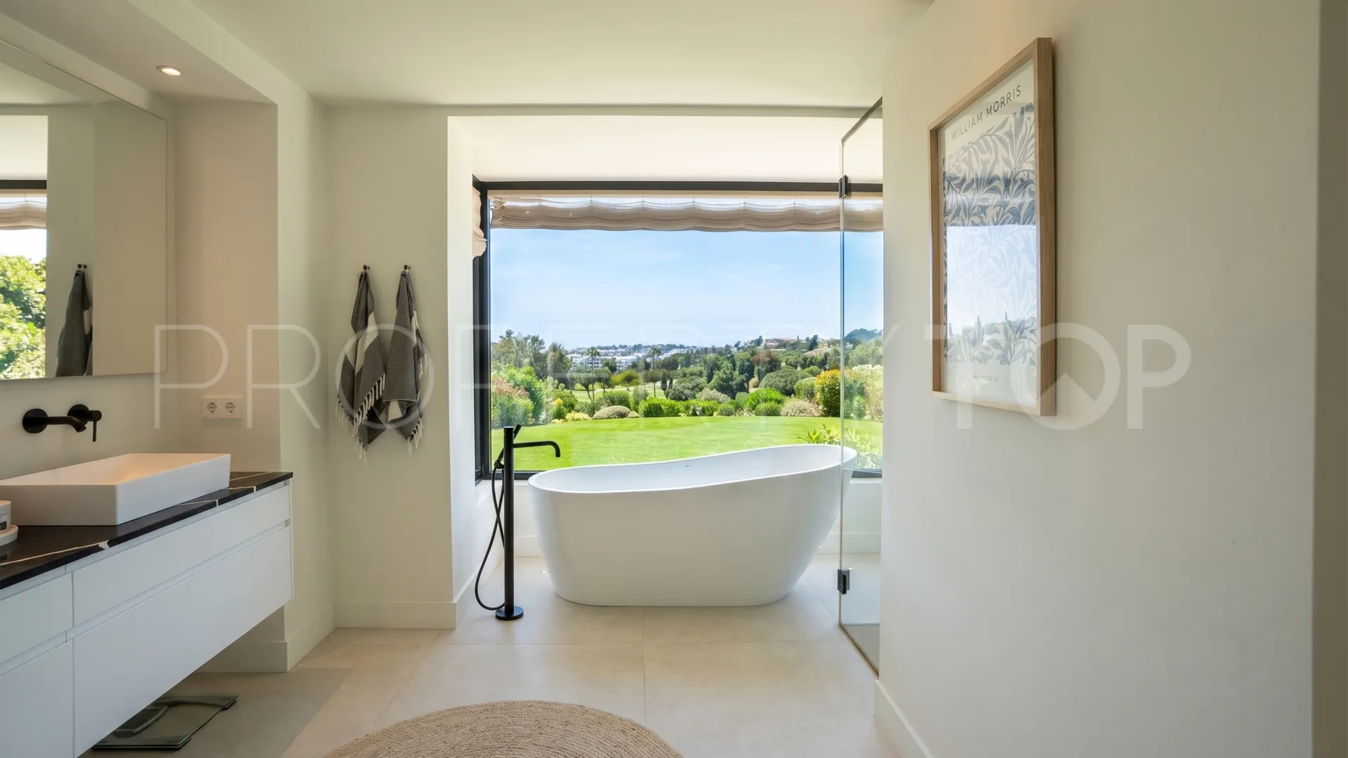 For sale villa in Los Naranjos Golf