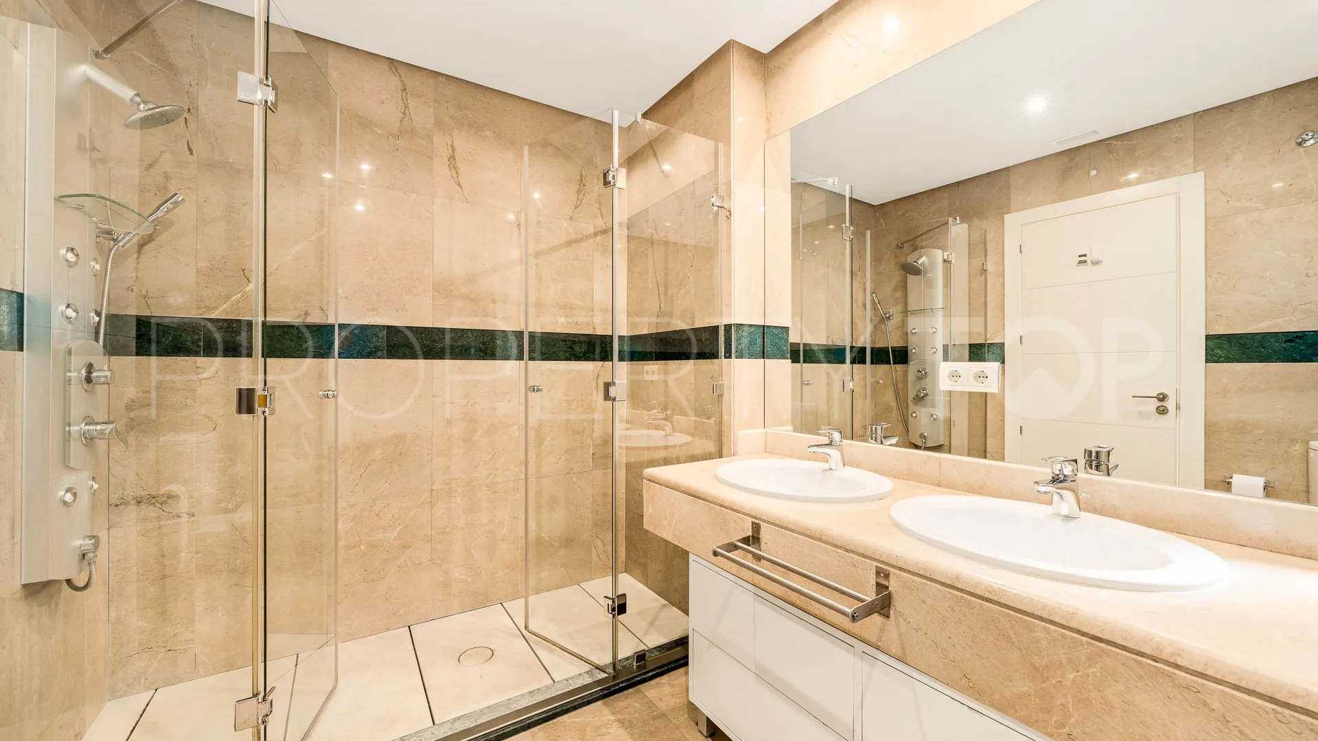 Buy Nueva Andalucia apartment with 2 bedrooms