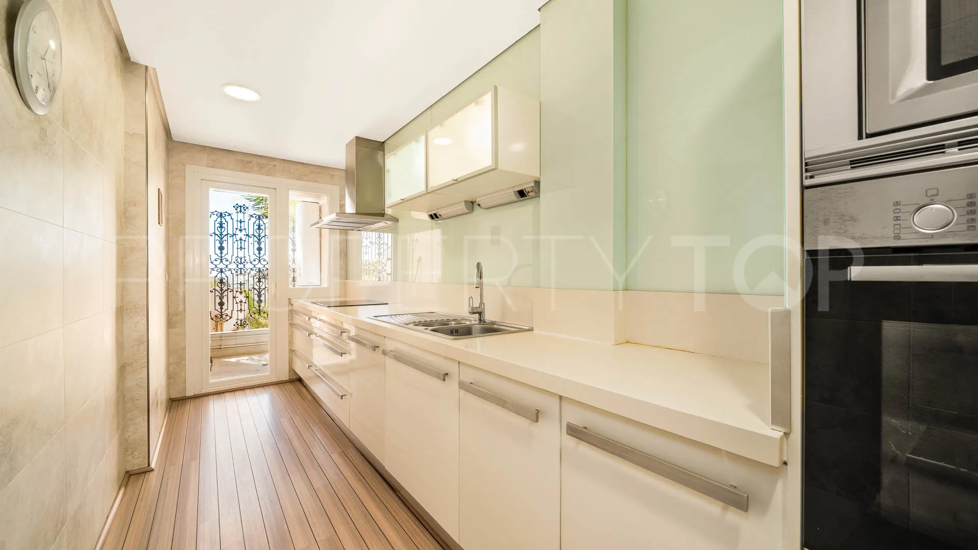 Buy Nueva Andalucia apartment with 2 bedrooms