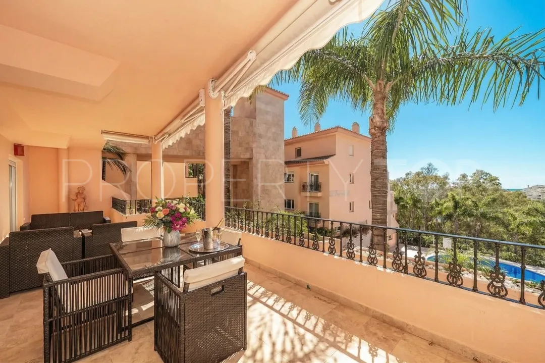 Buy Nueva Andalucia apartment with 2 bedrooms